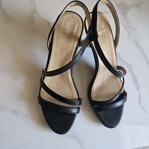 Naturalize Black Strip Sandals Heel Blocking Elegant size 10M